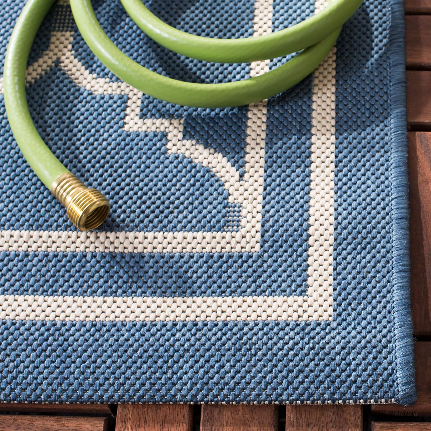 SAFAVIEH Courtyard Blue Beige Rug