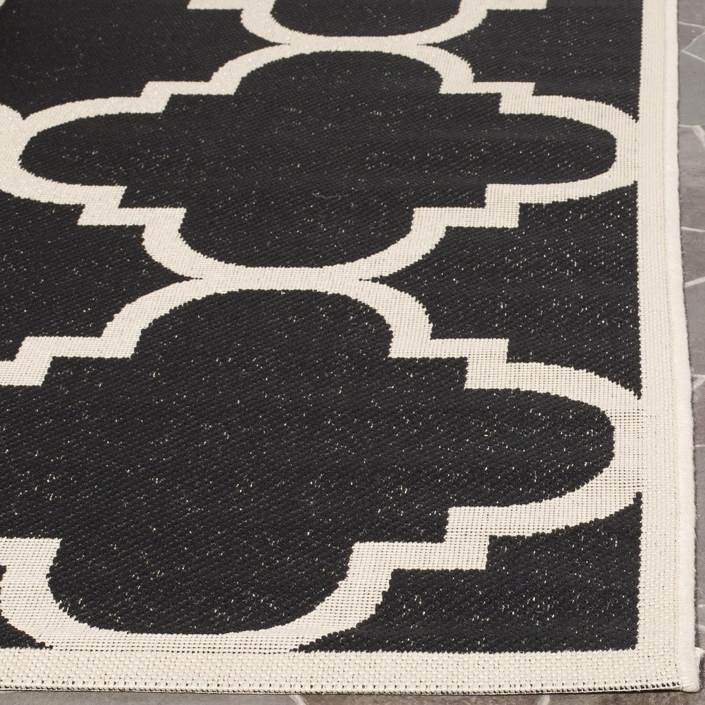 SAFAVIEH Courtyard Black Beige Rug
